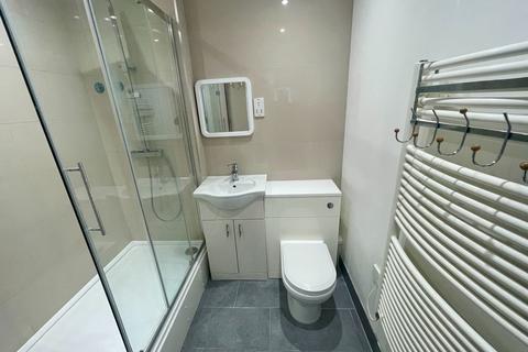2 bedroom flat for sale, Rookery Way, London NW9