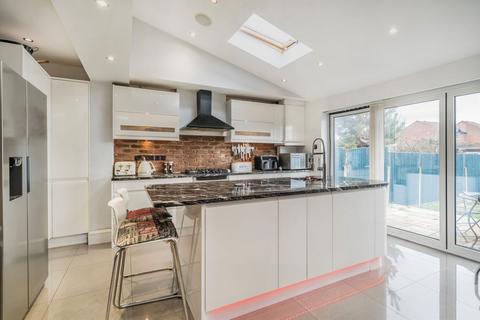 4 bedroom house for sale, Edgehill Road, Mitcham CR4
