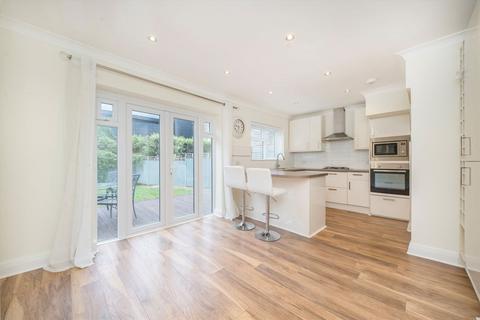 undefined, Springvale Avenue, Brentford TW8