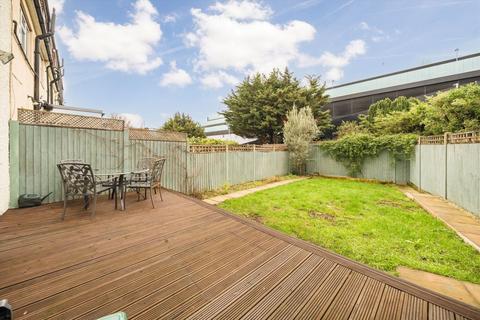 undefined, Springvale Avenue, Brentford TW8