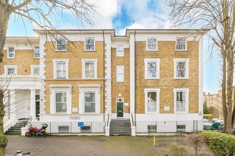 Leigham Avenue, London SW16