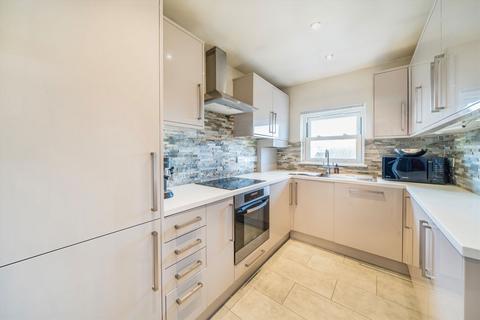 2 bedroom flat for sale, Leigham Avenue, London SW16
