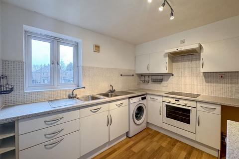 2 bedroom flat to rent, Moray Close, Arran Court, HA8