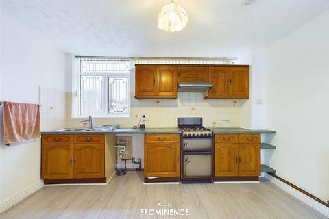 3 bedroom terraced house to rent, Larchwood Road, Exhall CV7