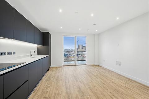1 bedroom apartment to rent, Lilium Court, Dagenham Green, RM9