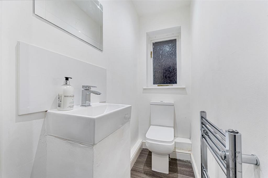 10 Newark Close13.jpg