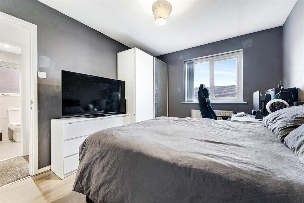 10 Newark Close12.jpg