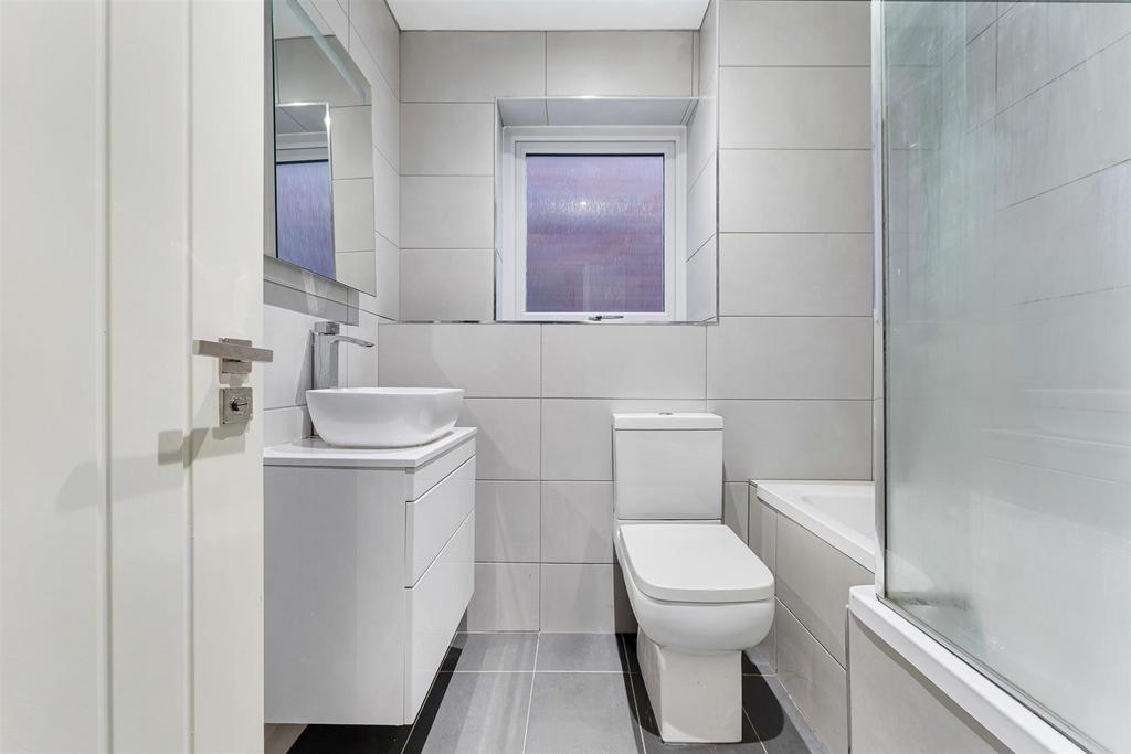10 Newark Close7.jpg