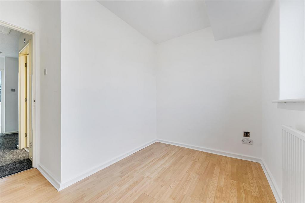 10 Newark Close8.jpg