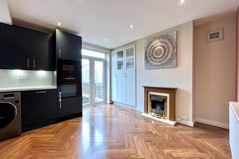 3 bedroom semi-detached house for sale, Elgin Drive, Sale