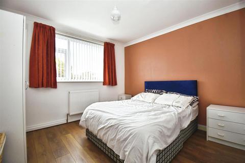 undefined, Holderness Road, Hull