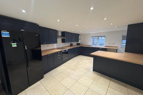 undefined, Chapel Road, Weldon, NN17