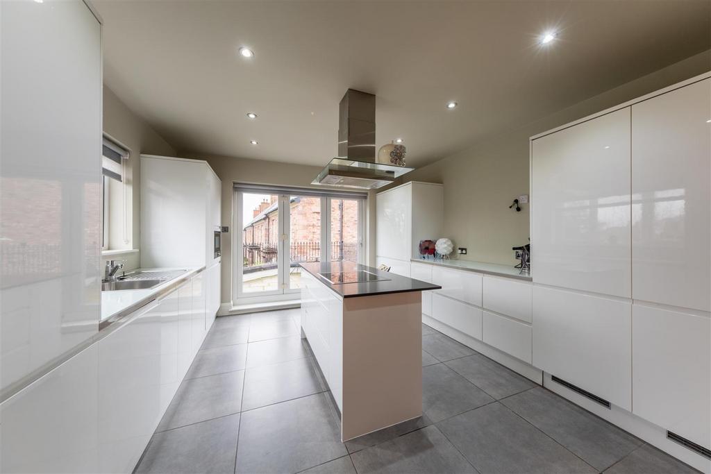 Flat 30- High Street-003.jpg