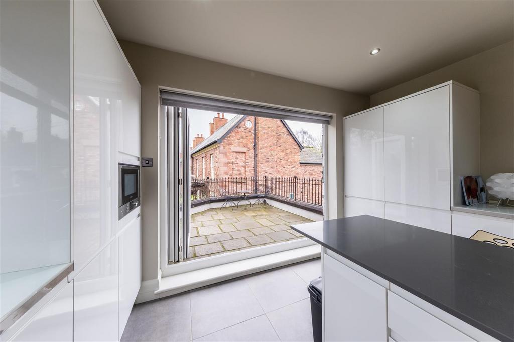 Flat 30- High Street-007.jpg