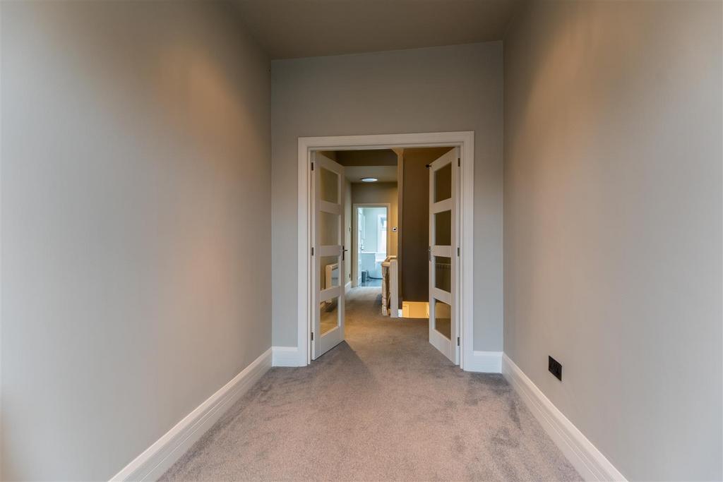 Flat 30- High Street-019.jpg