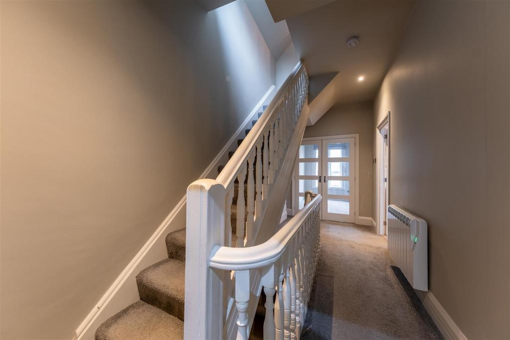 Flat 30- High Street-024.jpg