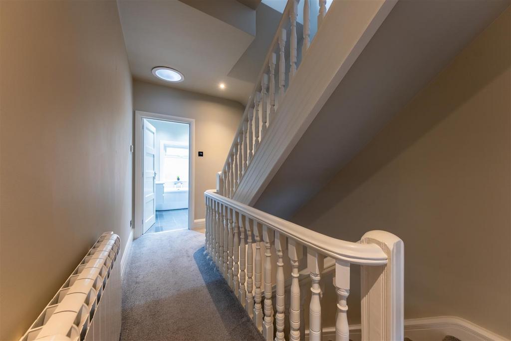 Flat 30- High Street-021.jpg