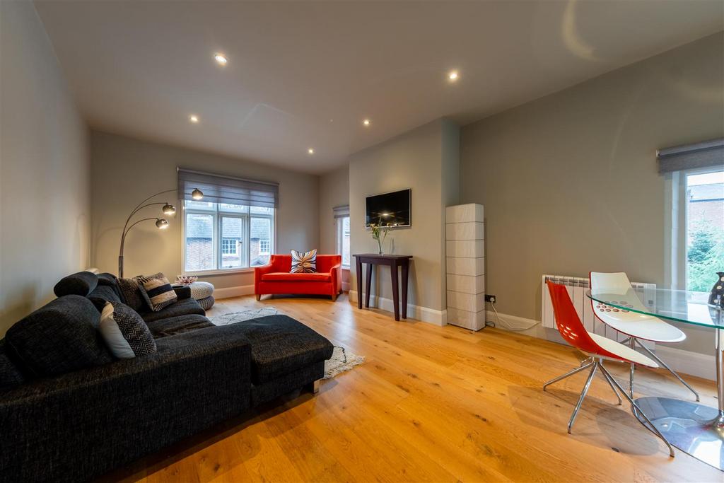 Flat 30- High Street-017.jpg