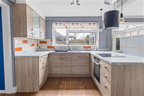 4 bedroom semi-detached house for sale, Chapel Road, Horley RH6