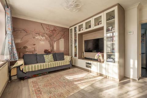 2 bedroom terraced house for sale, Oxhey Drive, Watford WD19