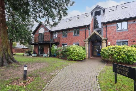 2 bedroom apartment for sale, Jasmine House, Woburn Hill Park, Woburn Hill, Addlestone, KT15