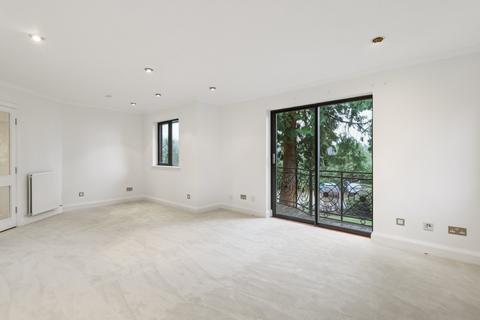2 bedroom apartment for sale, Jasmine House, Woburn Hill Park, Woburn Hill, Addlestone, KT15