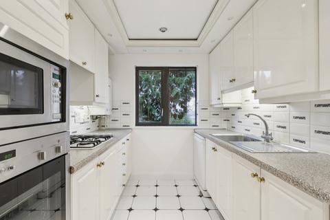 2 bedroom apartment for sale, Jasmine House, Woburn Hill Park, Woburn Hill, Addlestone, KT15