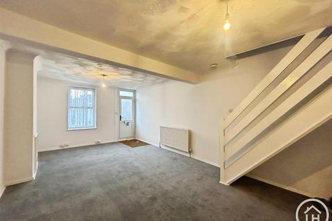 3 bedroom terraced house to rent, 25 Epps RoadSittingbourneKent