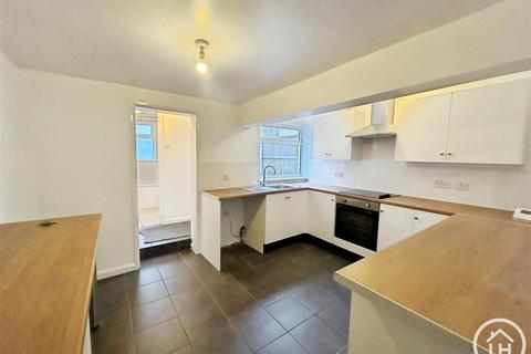 3 bedroom terraced house to rent, 25 Epps RoadSittingbourneKent