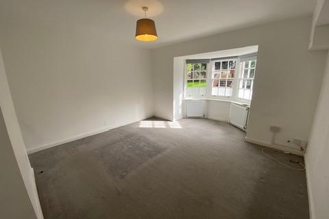 3 bedroom flat to rent, Park Road, Beckenham BR3