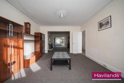 3 bedroom semi-detached house for sale, Ridge Avenue, London