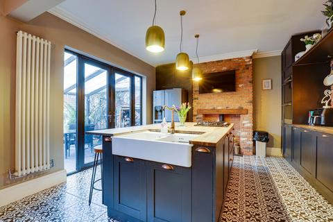 4 bedroom semi-detached house for sale, Conway Avenue, Nottingham NG4