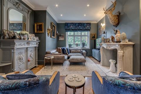 4 bedroom flat for sale, Hollycroft Avenue, Hampstead, NW3