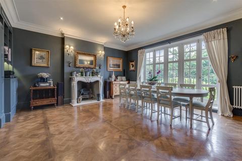 4 bedroom flat for sale, Hollycroft Avenue, Hampstead, NW3