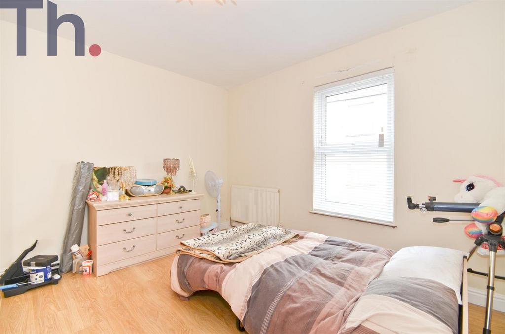 Bedroom 1.JPG