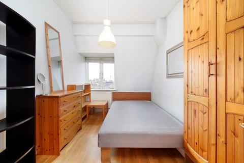 1 bedroom flat to rent, Upper Richmond Road West, East Sheen, London