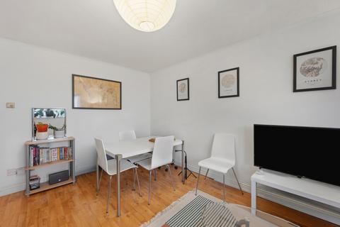 2 bedroom flat for sale, Bunning Way, Islington, London