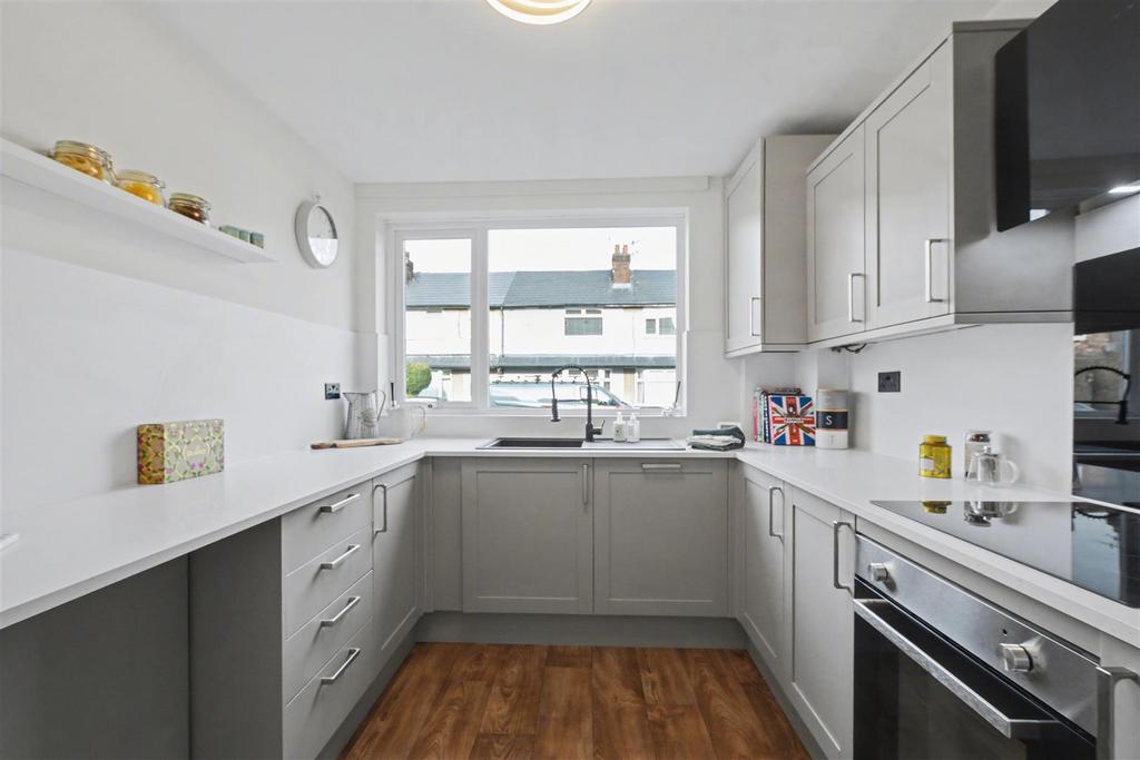 Kitchen 3.jpeg