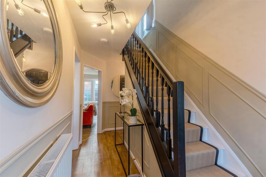 Hallway 4-New.jpg