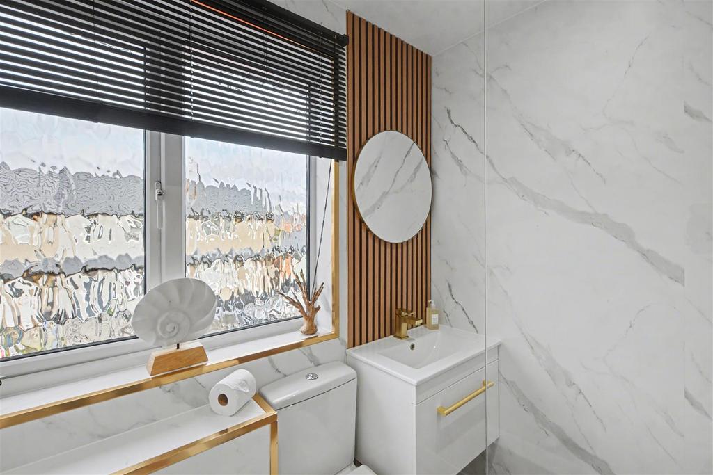 Bathroom 4.jpeg