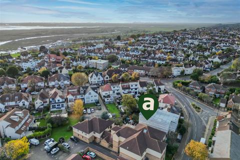 2 bedroom apartment for sale, GLENDALE GARDENS, Leigh-on-Sea