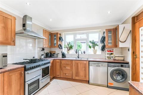 3 bedroom end of terrace house for sale, Lymington Road, Dagenham RM8
