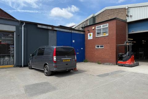 Warehouse to rent, Units 1&2 Hillcrest, Brighouse Road Hipperholme HX3 8EF