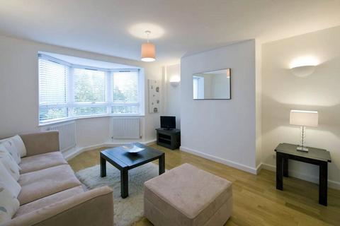 2 bedroom flat to rent, Kew Bridge Court, Chiswick, London