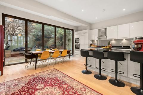 5 bedroom terraced house to rent, Winchendon Road, London