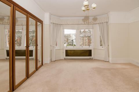 undefined, Pagoda Avenue, Kew, Richmond, Surrey, UK