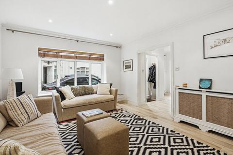 3 bedroom semi-detached house to rent, Campden House Close, London