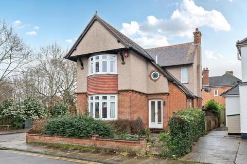 3 bedroom detached house for sale, Vale Road,  Aylesbury,  HP20