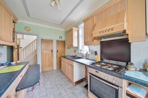 3 bedroom detached house for sale, Vale Road,  Aylesbury,  HP20