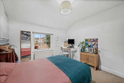2 bedroom flat for sale, Bartholomew Road, London